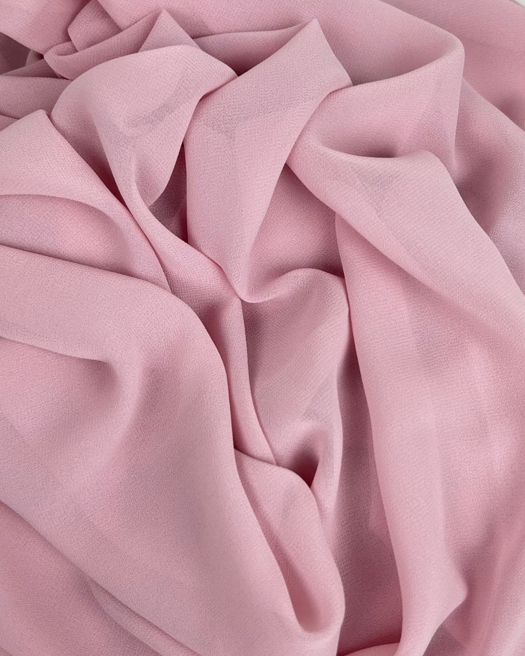 Détail du tissu mousseline rose pâle – Maison Maleyka