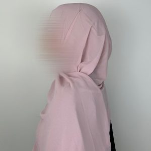 Foulard en mousseline rose pâle porté, vue de profil gauche – Maison Maleyka