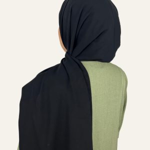 Foulard en Soie de Médine noir profond vu de dos – Maison Maleyka