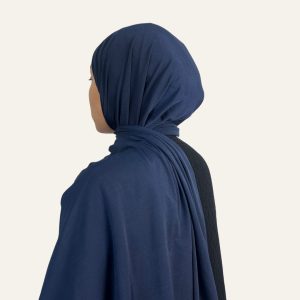 Foulard jersey premium bleu marine porté vu de profil dos